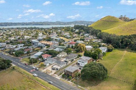 Photo of property in 2/141 Wallace Road, Mangere Bridge, Auckland, 2022