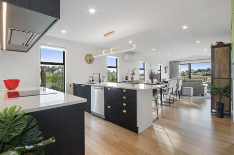 Photo of property in 37 Ridge Drive, Omokoroa, 3114