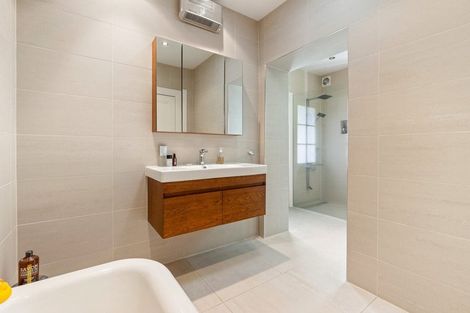 Photo of property in 4 Stoutgate, Dunedin Central, Dunedin, 9016