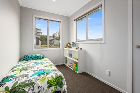 Photo of property in 10 Wangapeka Way, Aotea, Porirua, 5024