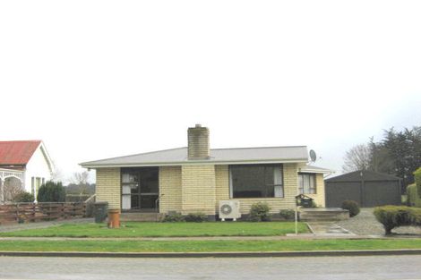 Photo of property in 86 Seaward Road, Edendale, 9825