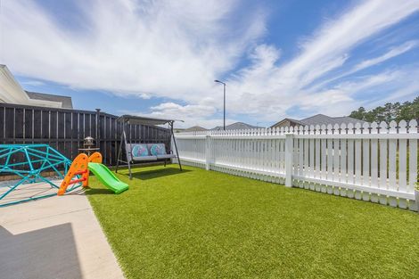 Photo of property in 7 Ropere Street, Kumeu, 0810