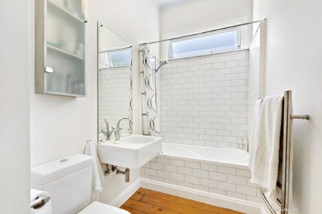 Photo of property in 9 Trent Street, Island Bay, Wellington, 6023