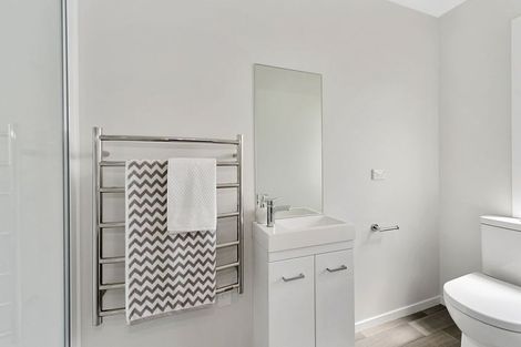 Photo of property in 2/13 Jones Crescent, Melville, Hamilton, 3206