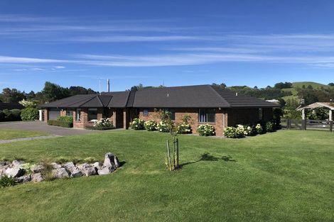 Photo of property in 71 Loch Views Road, Acacia Bay, Taupo, 3385