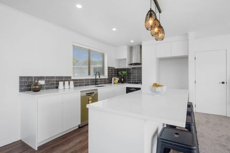 Photo of property in 68 Weatherly Road, Torbay, Auckland, 0630