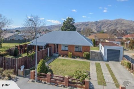 Photo of property in 15 Westmoreland Place, Cromwell, 9310