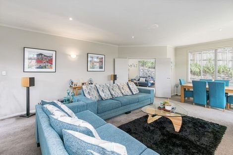 Photo of property in 1 Kingsgate Place, Dannemora, Auckland, 2016