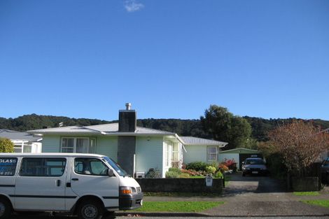 Photo of property in 13 Momona Street, Wainuiomata, Lower Hutt, 5014