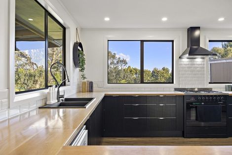 Photo of property in 44b Crosland Road, South Head, 0874