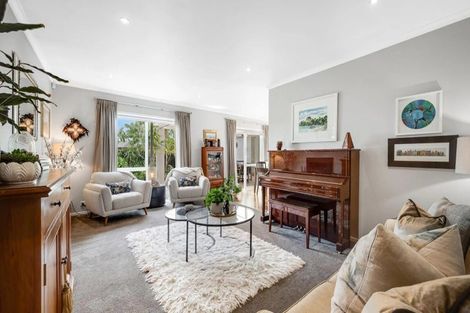 Photo of property in 11 Holly Way, Sunnyhills, Auckland, 2010