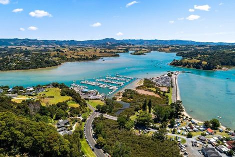 Photo of property in 24 Brick Bay Drive, Sandspit, Warkworth, 0982