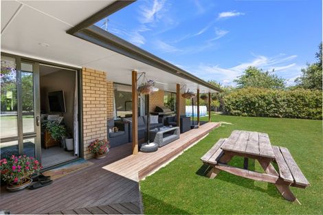 Photo of property in 25b Queens Avenue, Waikuku Beach, 7402