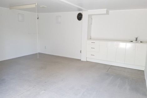 Photo of property in 1/546 Glenfield Road, Glenfield, Auckland, 0629