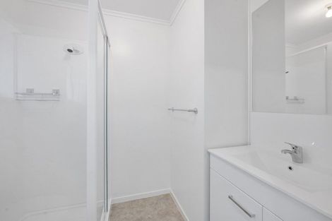 Photo of property in 62 Lincoln Road, Henderson, Auckland, 0610