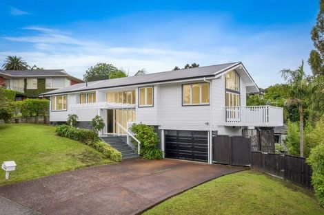 Photo of property in 19 Garmons Way, Castor Bay, Auckland, 0620