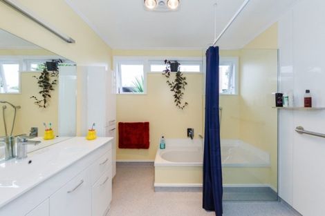 Photo of property in 7 Galway Avenue, Hokowhitu, Palmerston North, 4410