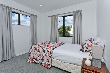 Photo of property in 1/15 Ocean View Road, Hillcrest, Auckland, 0627