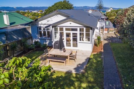 Photo of property in 16 Ranui Crescent, Khandallah, Wellington, 6035