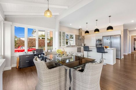 Photo of property in 44 College Street, College Estate, Whanganui, 4500