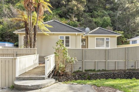 Photo of property in 25 Hair Street, Wainuiomata, Lower Hutt, 5014