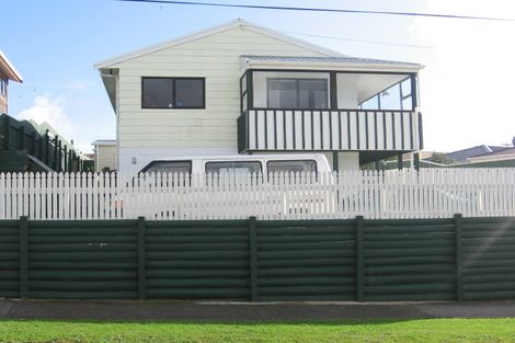 Photo of property in 36 Waiuta Street, Titahi Bay, Porirua, 5022