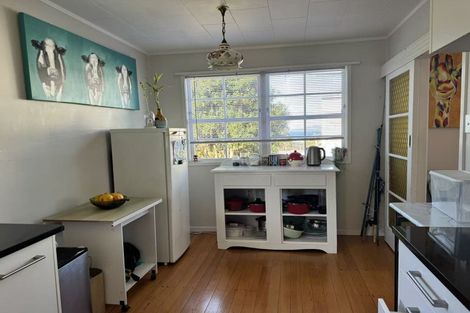 Photo of property in 959a Beach Road, Torbay, Auckland, 0630