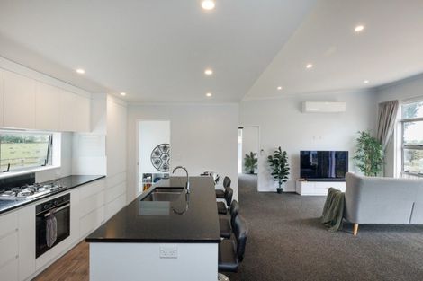 Photo of property in 78 Tamatarau Road, Tokomaru, Palmerston North, 4474