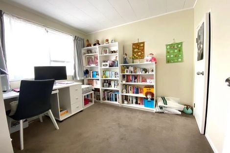 Photo of property in 59 Lavery Place, Sunnynook, Auckland, 0632