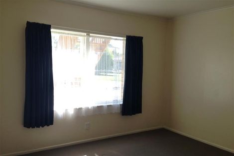 Photo of property in 2/60 Moana Avenue, One Tree Hill, Auckland, 1061