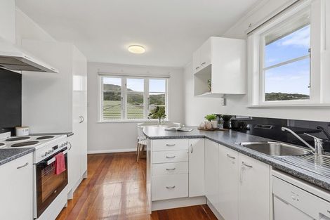 Photo of property in 334 Main Road, Tawa, Wellington, 5028