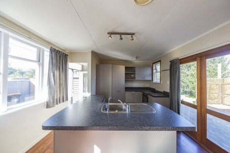 Photo of property in 2a Montrose Place, Takaro, Palmerston North, 4412