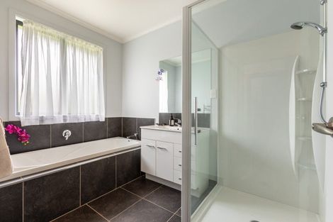 Photo of property in 8 Gordon Street, Woodville, 4920