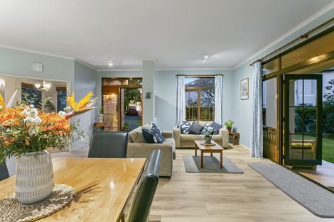 Photo of property in 32c Isobel Road, Greenhithe, Auckland, 0632