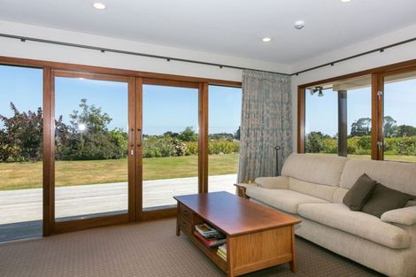 Photo of property in 91 Kaipikari Road, Urenui, 4375