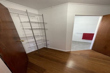 Photo of property in 12 Bosnyak Drive, Te Atatu South, Auckland, 0610