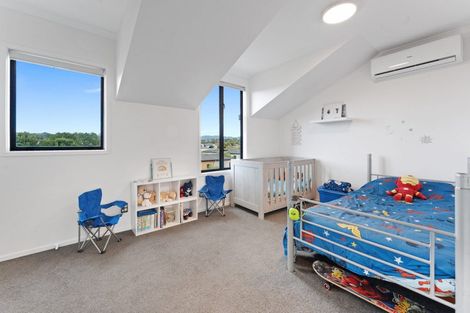 Photo of property in 7 Barnea Circle, Glen Eden, Auckland, 0602