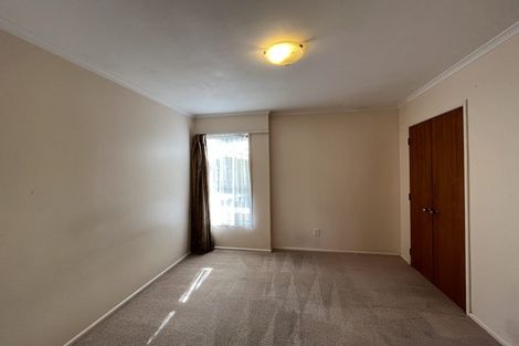 Photo of property in 19 St Simon Place, Botany Downs, Auckland, 2010