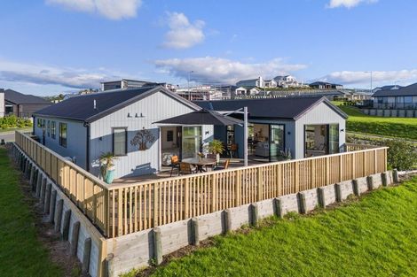 Photo of property in 37 Ridge Drive, Omokoroa, 3114