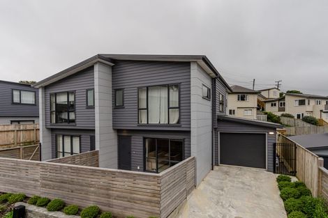 Photo of property in 29 Brindle Way, Newlands, Wellington, 6037