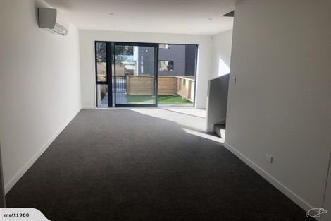 Photo of property in 2/124 Britomart Street, Berhampore, Wellington, 6023