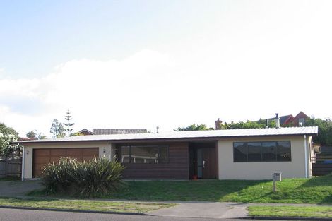 Photo of property in 201 Tutere Street, Waikanae Beach, Waikanae, 5036