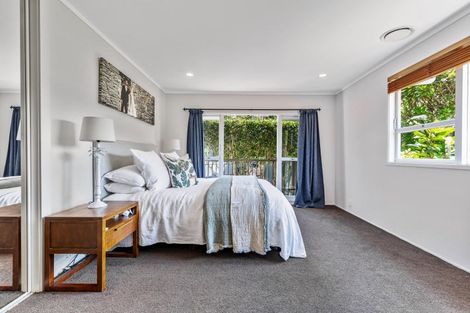 Photo of property in 10 Emily Lane, Greenhithe, Auckland, 0632