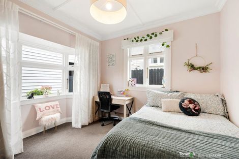 Photo of property in 27 Waru Street, Khandallah, Wellington, 6035