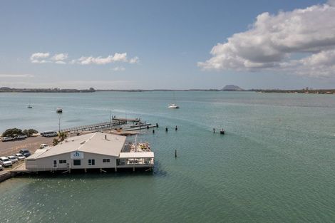 Photo of property in 21 Omokoroa Road, Omokoroa, 3114