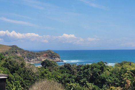 Photo of property in 12 Takarei Terrace, Mokau, 4376