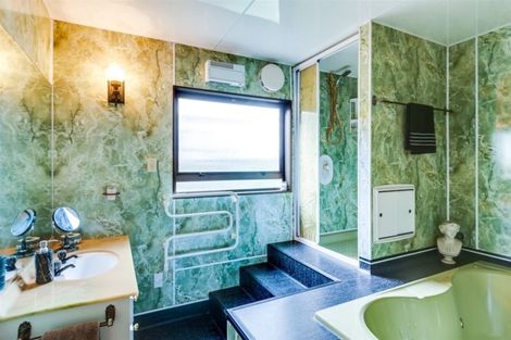 Photo of property in 12 Gladstone Road, Bluff Hill, Napier, 4110