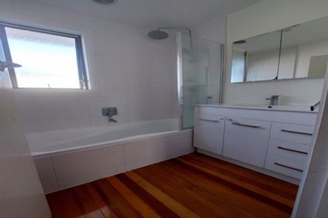 Photo of property in 5 Keats Place, Blockhouse Bay, Auckland, 0600