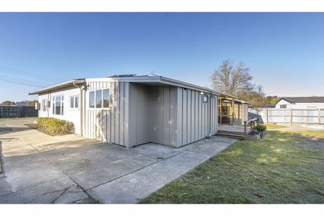 Photo of property in 5 Main North Road, Woodend, 7610