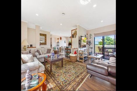 Photo of property in 1 Ashland Place, Weymouth, Auckland, 2103